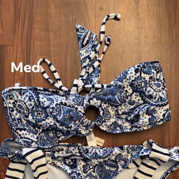 Beautiful bikini - Picture 2 of 2